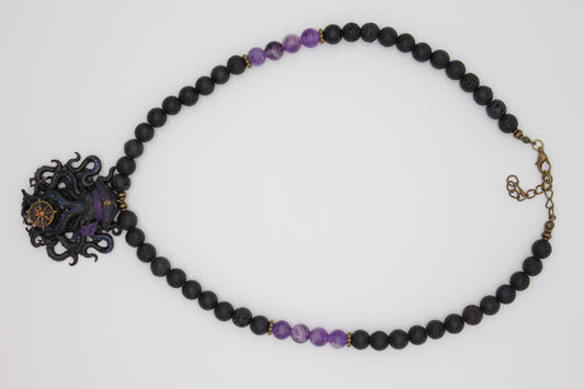 Krakenkapitän – handbemalte Piratenkette mit Amethyst