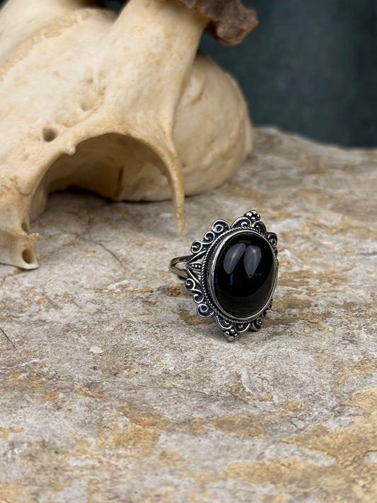 Schattenkraft – Obsidian-Ring mit verstellbarer Fassung