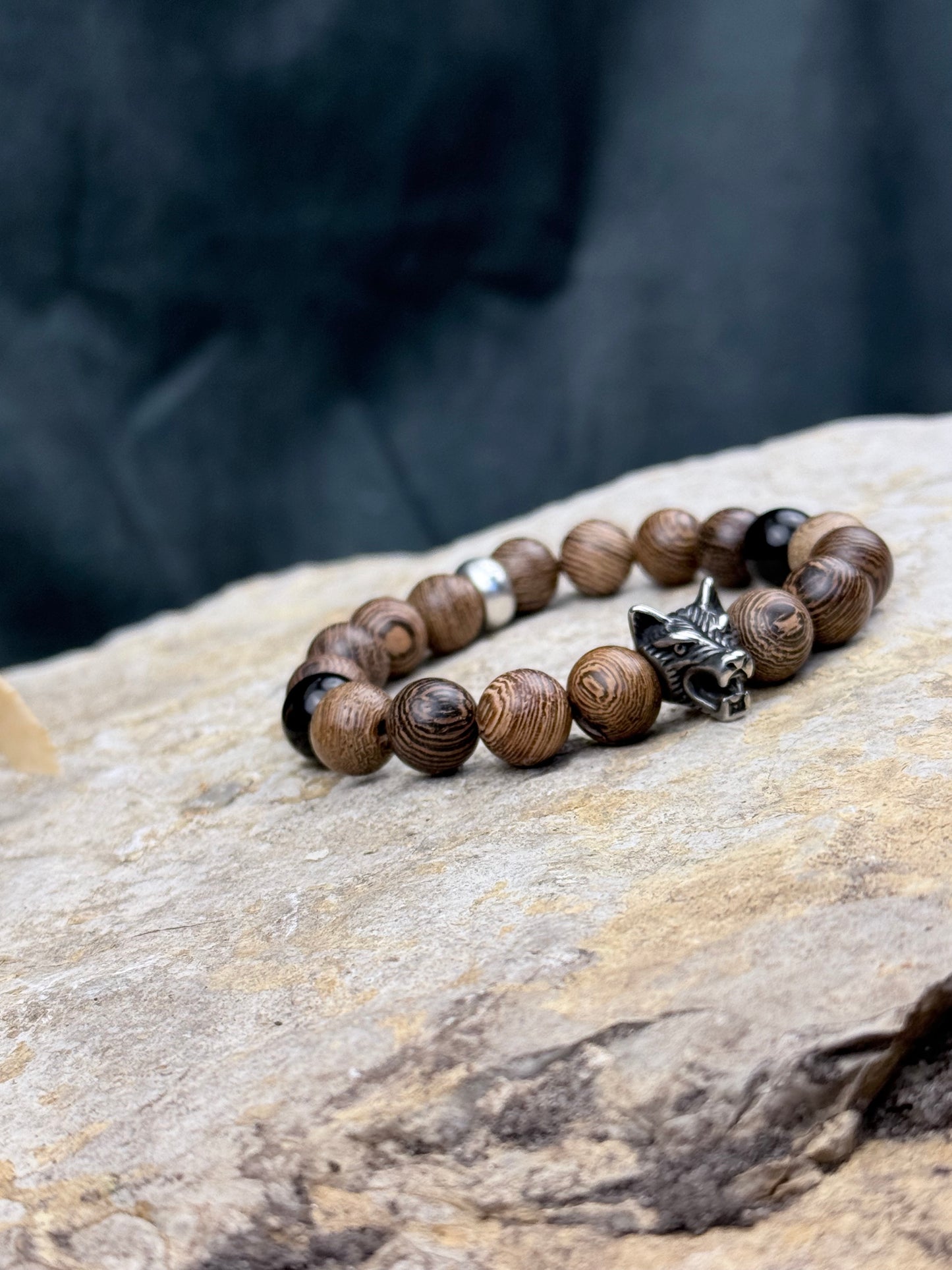 Wolfskrieger – Armband mit Obsidian & silbernem Wolfskopf