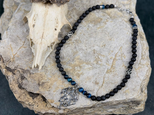 Sternenschild der Tiefenpfade–Lava- & Blaue-Tigerauge-Kette