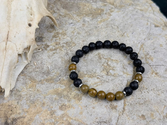 Wächter der Aschenpfade– Lavastein-Armband mit Holzperlen