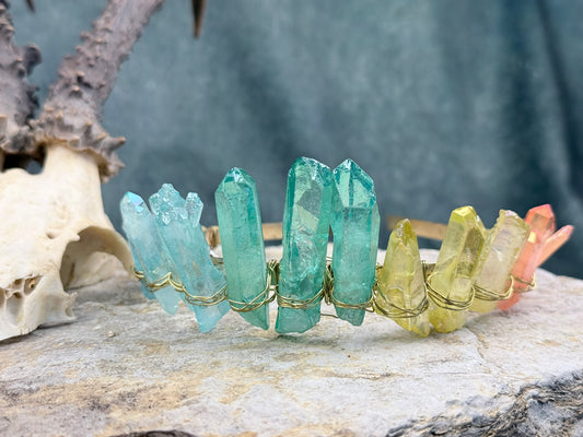 Krone des Morgenlichts – Eine Krone aus farbigen Kristallen