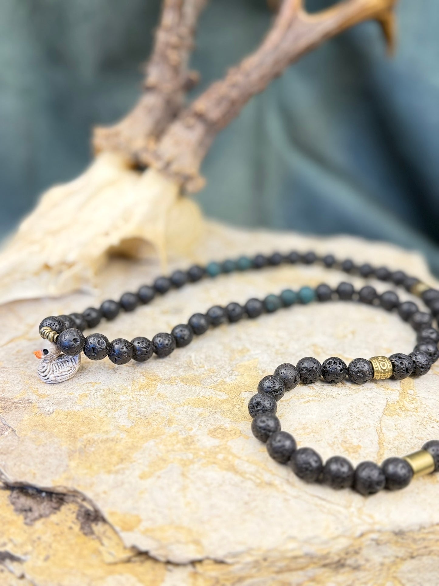 Ushnotz x Nordic Mystery – Ritualkette der Schattenente