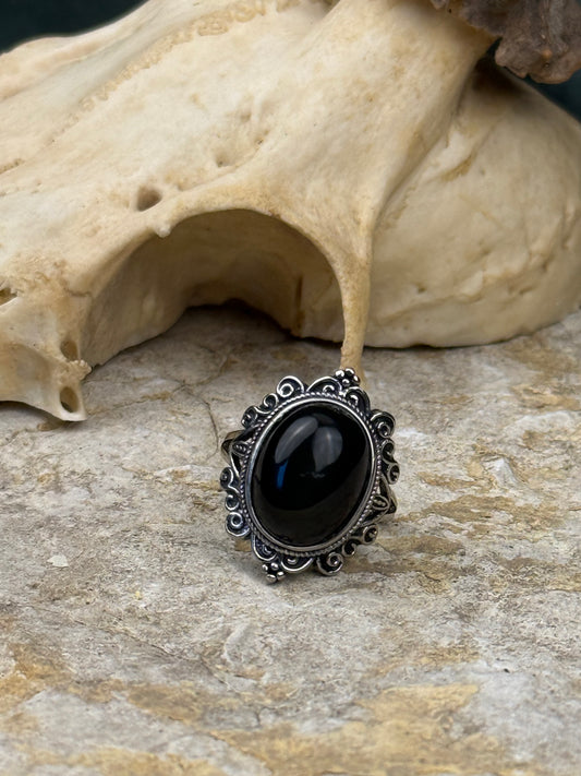 Schattenkraft – Obsidian-Ring mit verstellbarer Fassung
