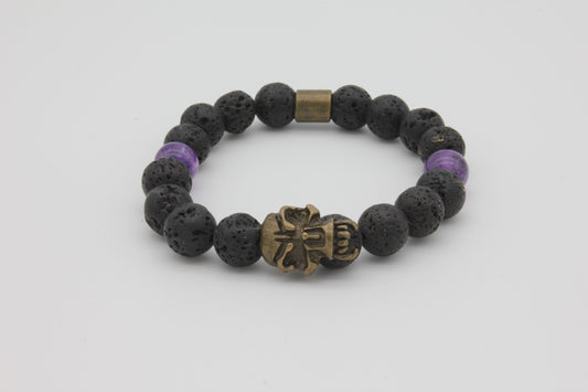 Amethyst des Schwarzen Freibeuters – Lavasteinarmband mit Piratenkopf & Amethyst