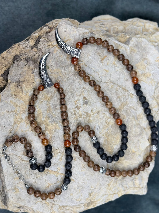 Zahn der alten Feuerwächter – Paarschmuck aus Holz, Lavastein & orangem Drachenstein