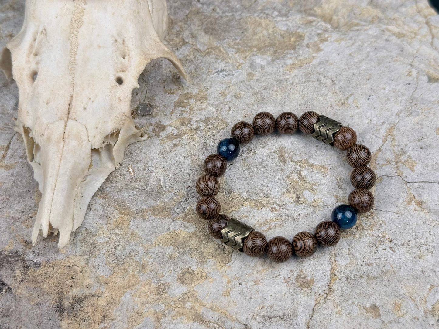 Armband „Nordblick“ – Blaues Tigerauge & Antik-Gold |