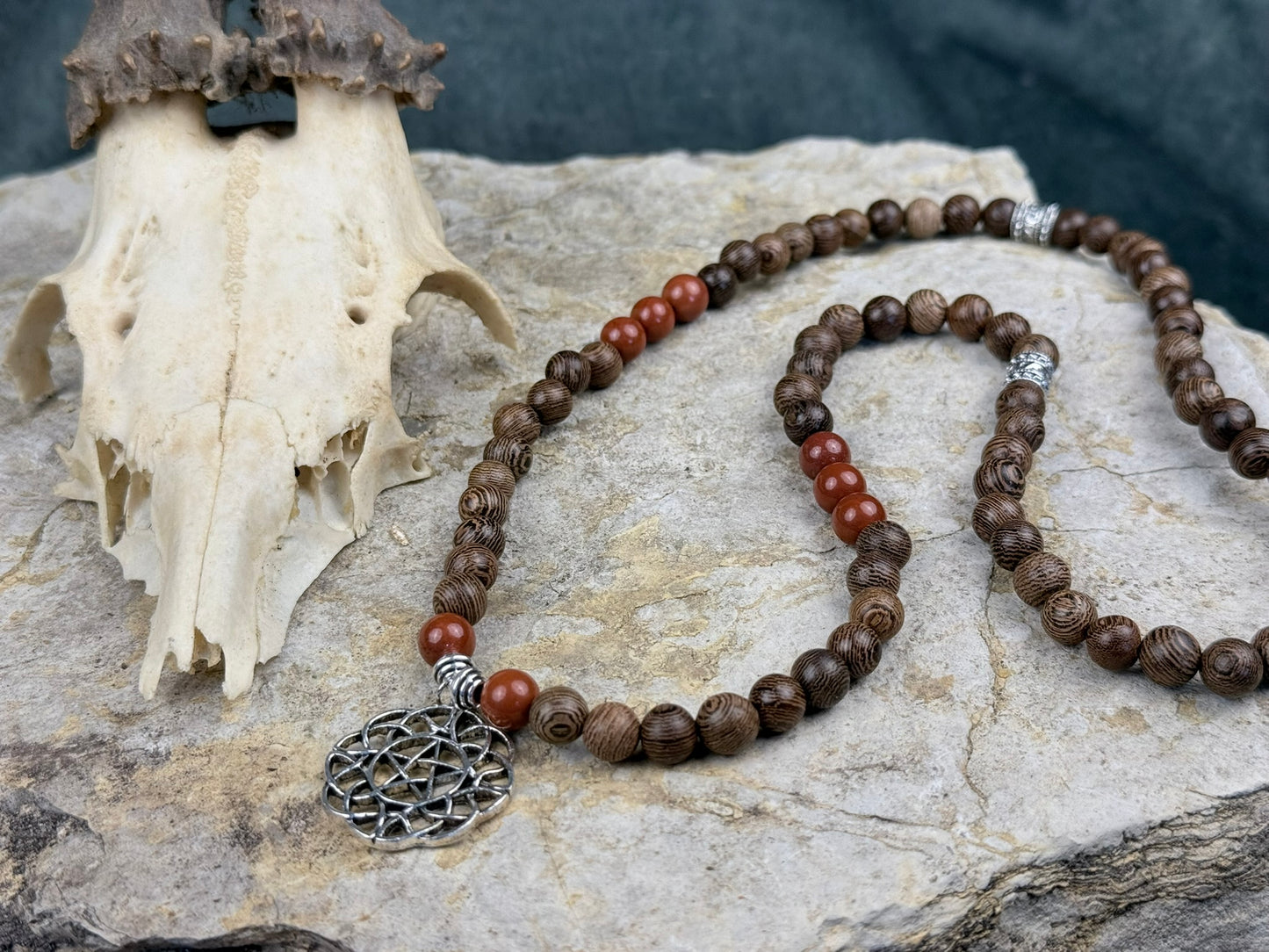 Herzholz der Sonnenpfade – Holzperlen- & Jaspis-Kette mit Lebensblume