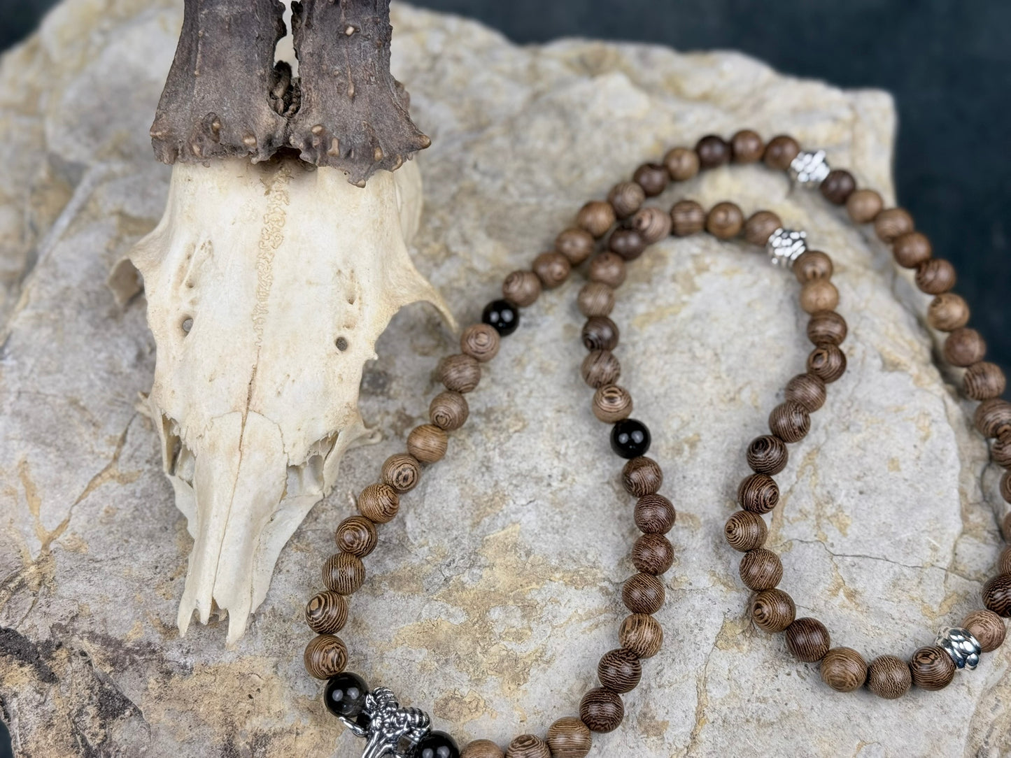 Obsidianschild des Donnergottes“ – Mjölnir-Kette mit Obsidian- & Holzperlen