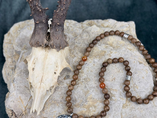 Ruf der alten Wurzeln – Erdige Kette mit stiller Wildnis