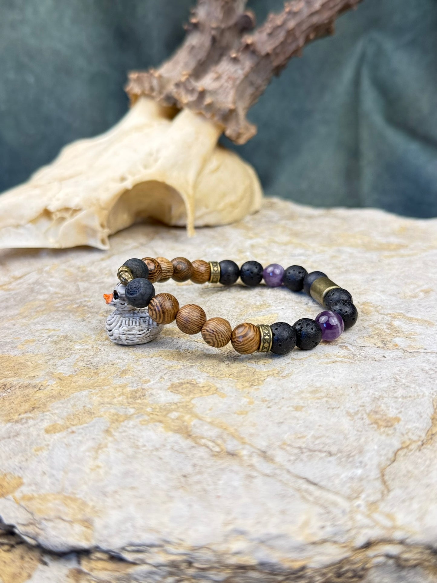 Ushnotz x Nordic Mystery – Relikt der Schattenente – Holz, Lava & Amethyst Edition