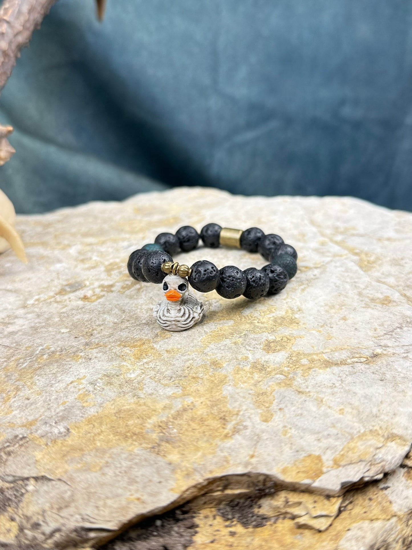 Ushnotz x Nordic Mystery – Lava & Legende – Das Entenrelikt